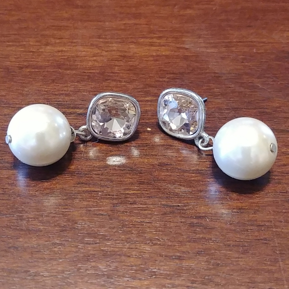 ❤Beautiful pearl earrings❤ 5 for $20